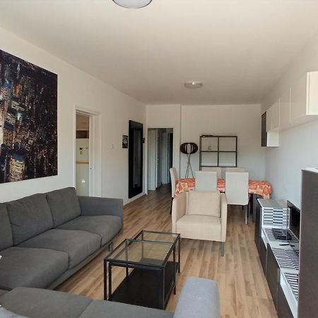 5 Min To The Beach Holiday Shared Apartment Incl Netflix - Private Room In 3 Bdr Apt Larnaka Exterior foto