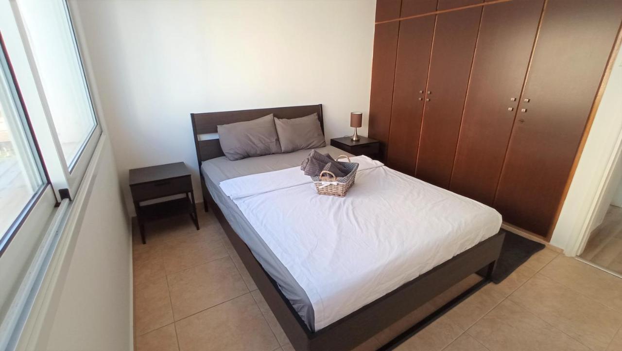 5 Min To The Beach Holiday Shared Apartment Incl Netflix - Private Room In 3 Bdr Apt Larnaka Exterior foto