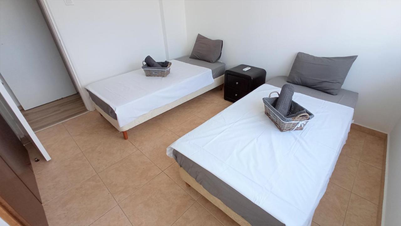5 Min To The Beach Holiday Shared Apartment Incl Netflix - Private Room In 3 Bdr Apt Larnaka Exterior foto
